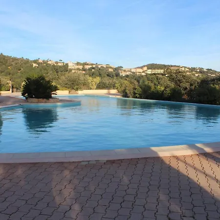 Avec Jardin Privatif, Piscines, Activites Ete, Animaux Acceptes - 83380 Roquebrune-sur-argens - Fr-1-768-7