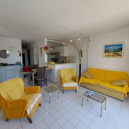 Avec Jardin Privatif, Piscines, Activites Ete, Animaux Acceptes - 83380 Roquebrune-sur-argens - Fr-1-768-7 Appartement Les Issambres